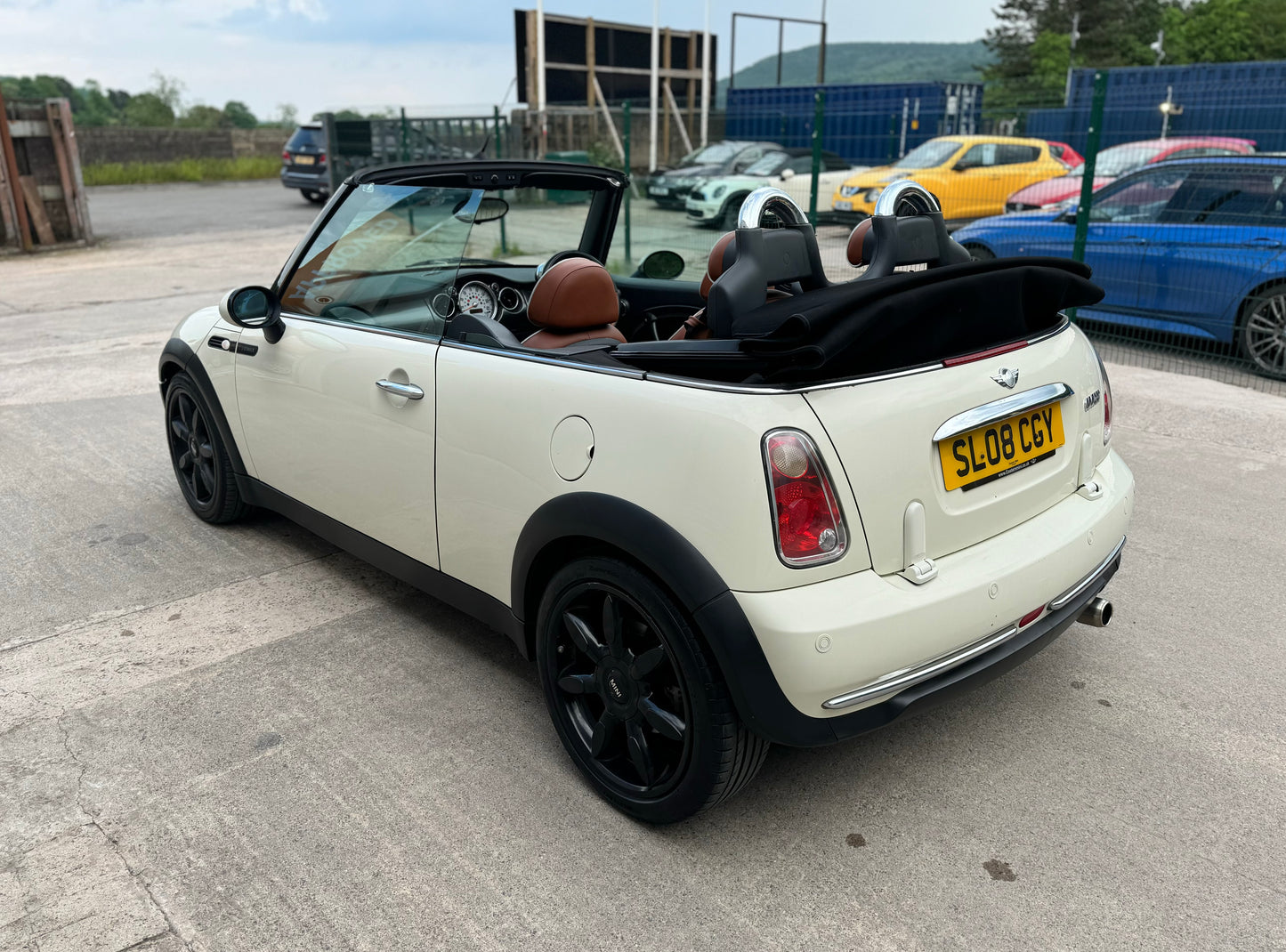 Mini Cooper 1.6 Convertible Sidewalk