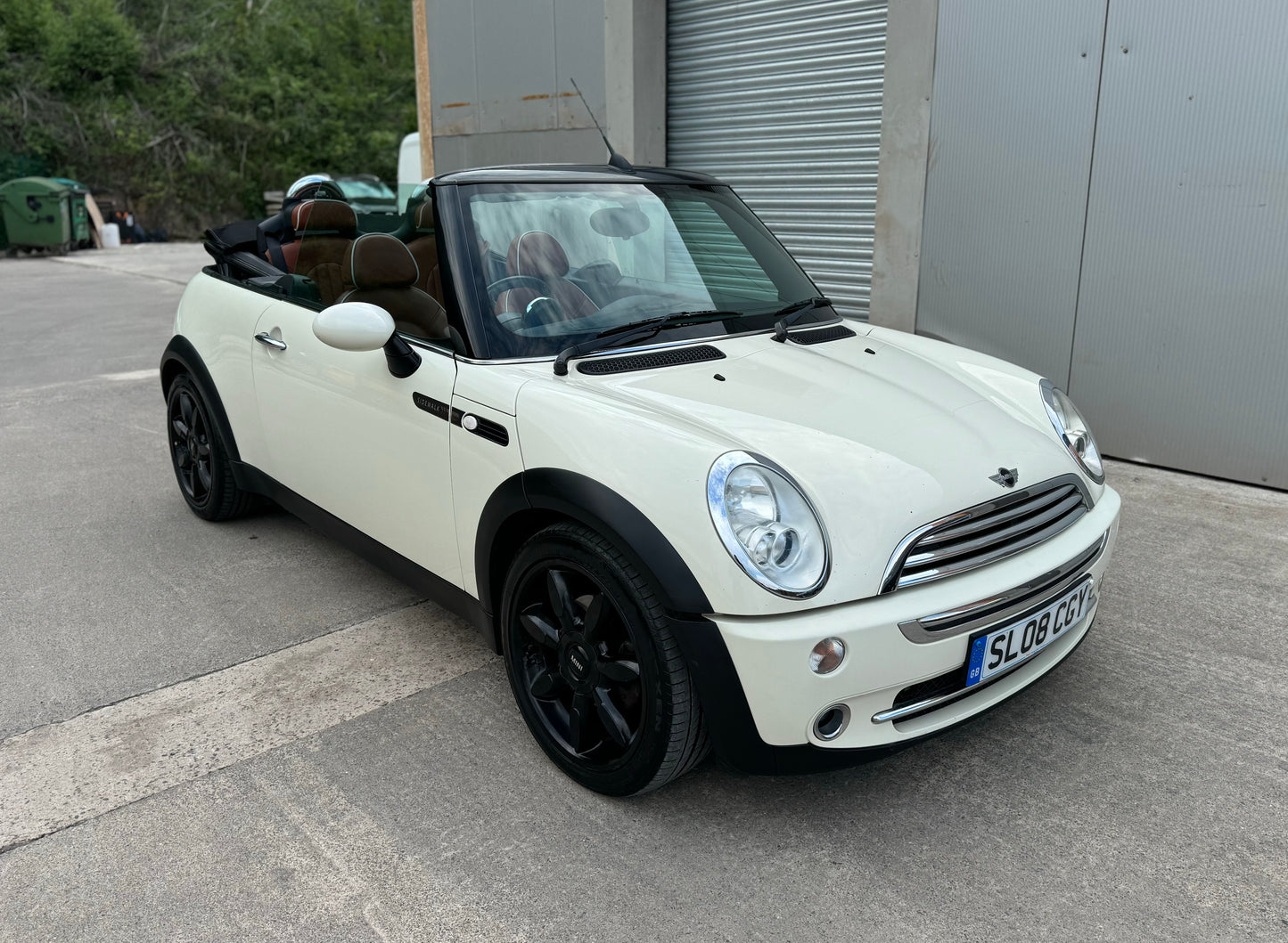 Mini Cooper 1.6 Convertible Sidewalk