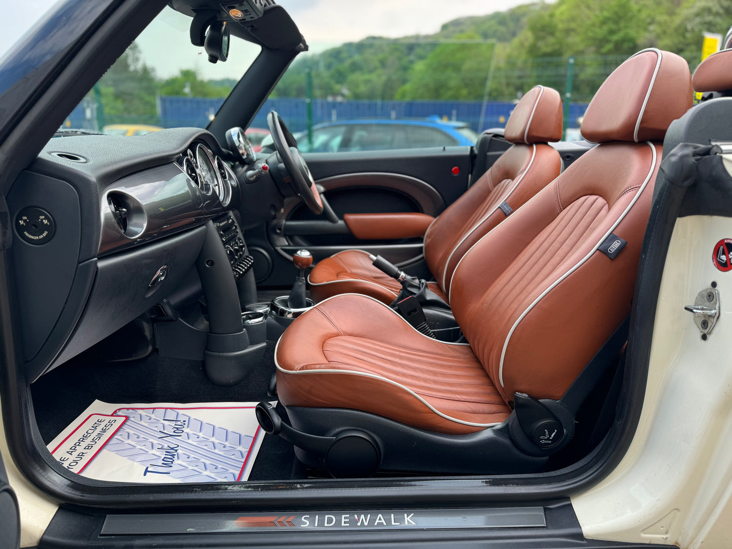 Mini Cooper 1.6 Convertible Sidewalk