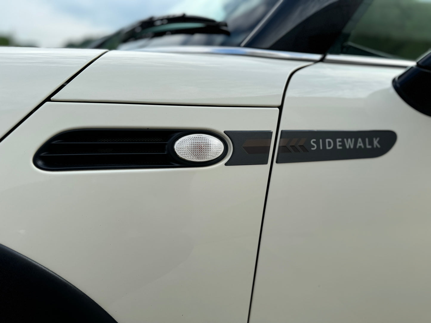 Mini Cooper 1.6 Convertible Sidewalk