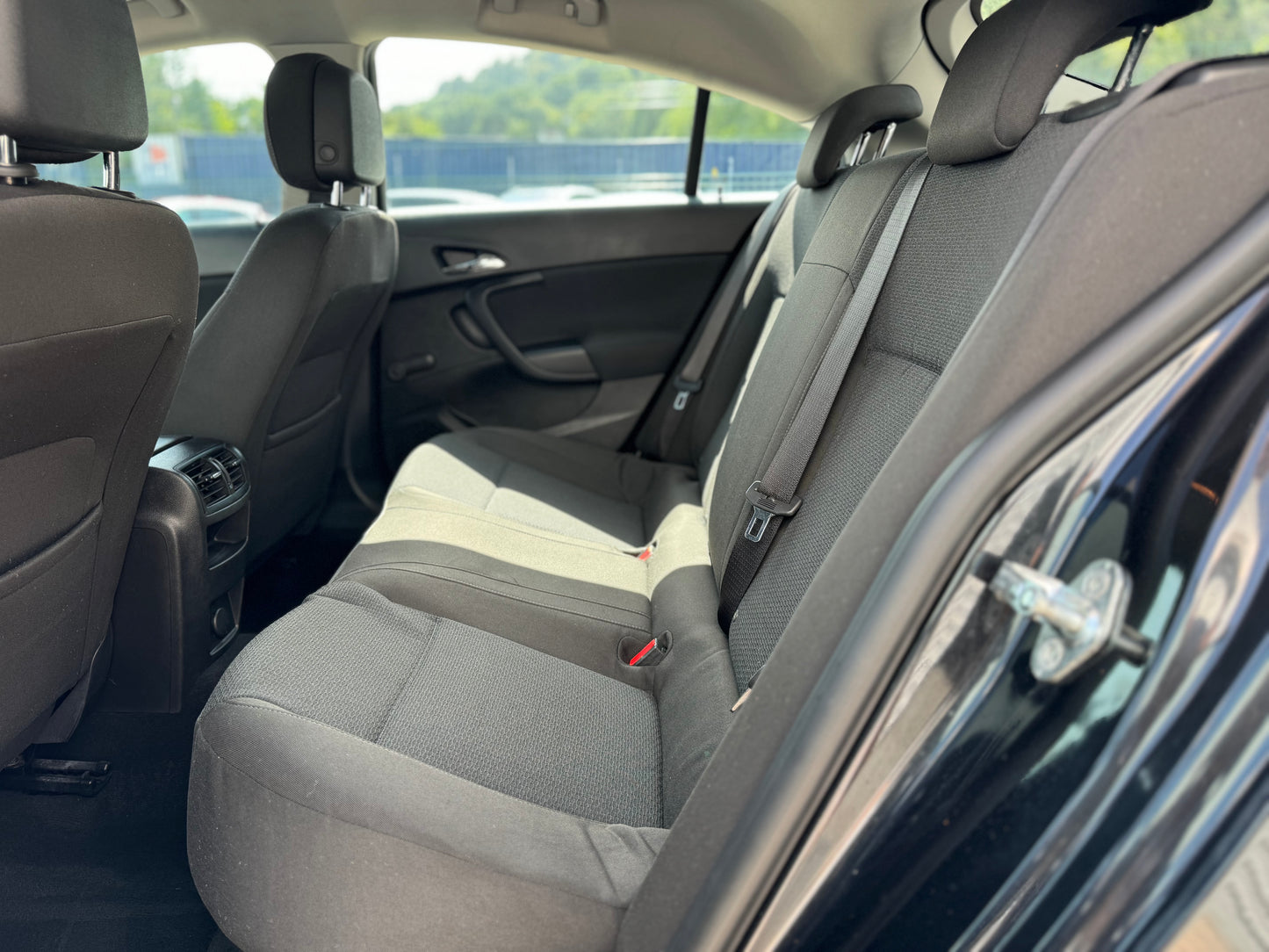 Vauxhall Insignia 1.8 Design 2013