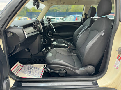 Mini Cooper 1.6 D Pepper white 2010