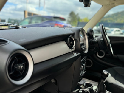 Mini Cooper 1.6 D Pepper white 2010