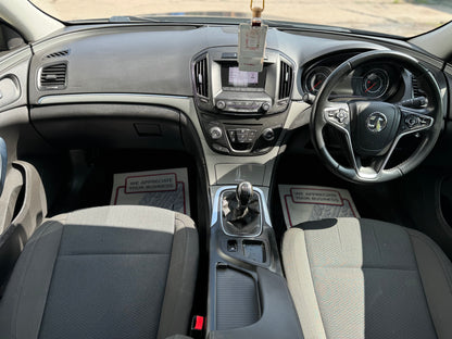 Vauxhall Insignia 1.8 Design 2013