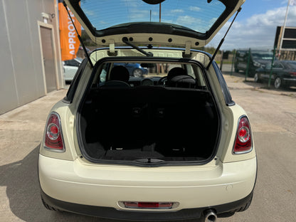 Mini Cooper 1.6 D Pepper white 2010