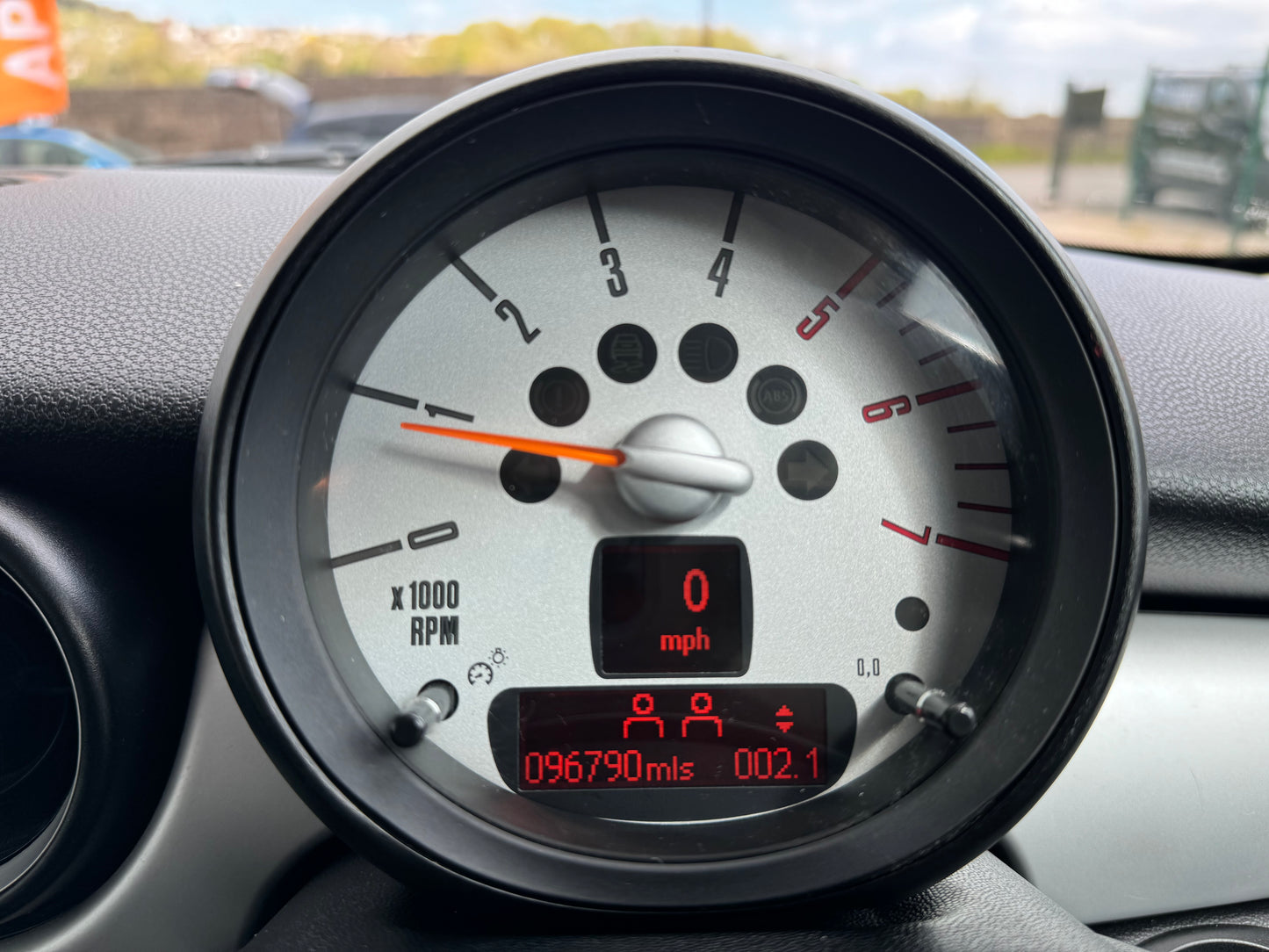 Mini Cooper 1.6 D Pepper white 2010