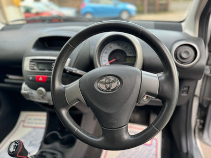 Toyota AYGO 1.0 VVT-i Ice 2012