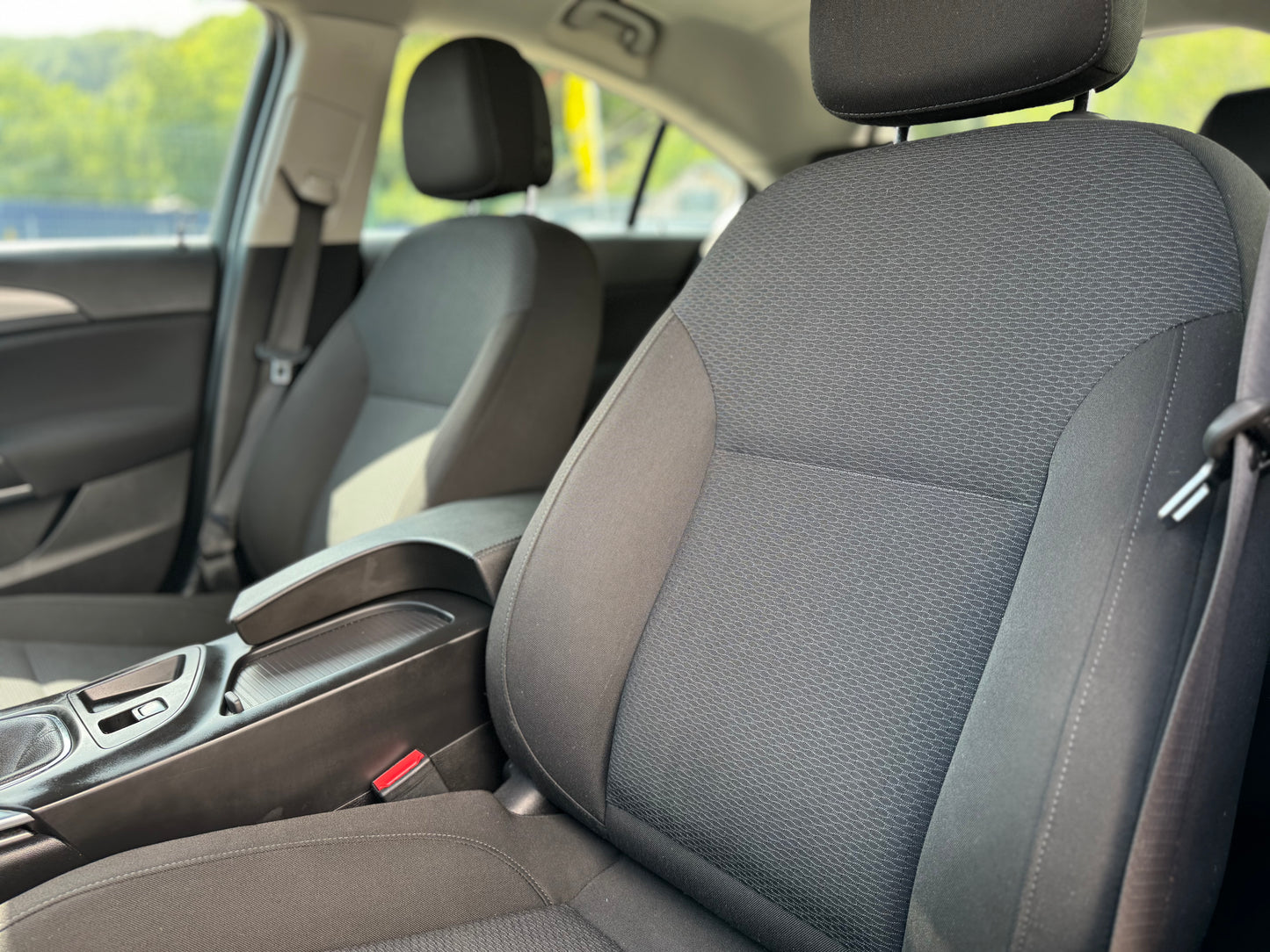 Vauxhall Insignia 1.8 Design 2013