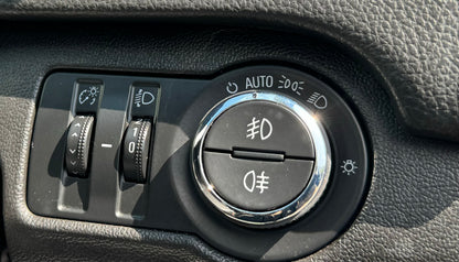 Vauxhall Insignia 1.8 Design 2013