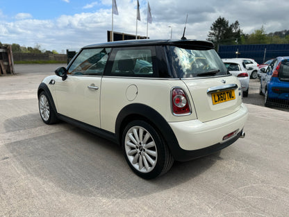 Mini Cooper 1.6 D Pepper white 2010