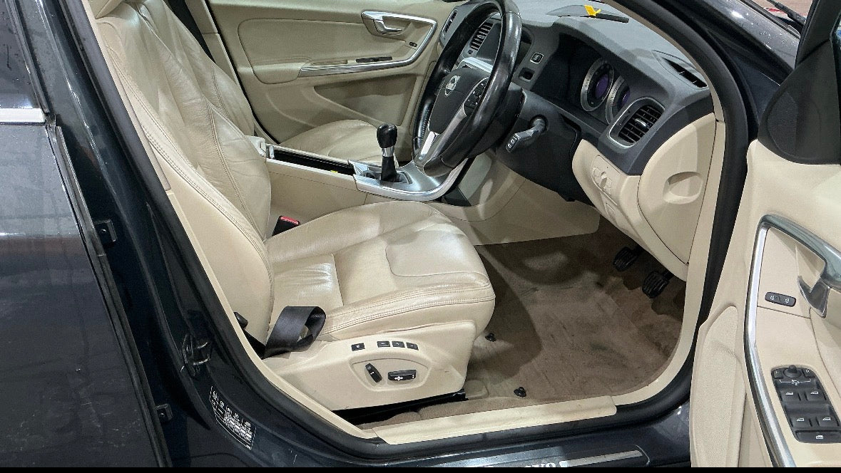 Volvo V60 1.6 D2 SE Lux 2013