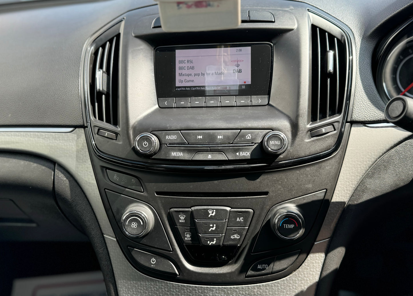 Vauxhall Insignia 1.8 Design 2013