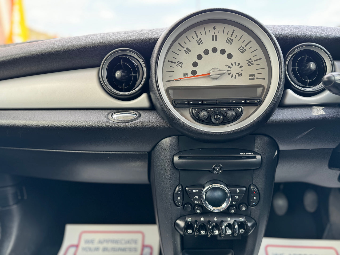 Mini Cooper 1.6 D Pepper white 2010