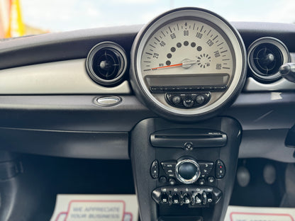 Mini Cooper 1.6 D Pepper white 2010