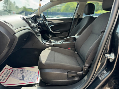 Vauxhall Insignia 1.8 Design 2013